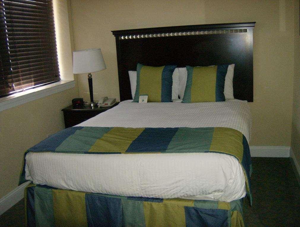 19 Atlantic Hotel Virginia Beach Rum bild