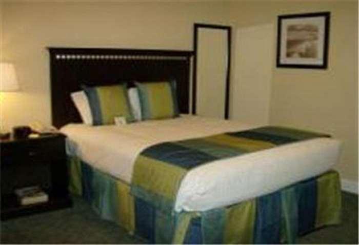 19 Atlantic Hotel Virginia Beach Rum bild